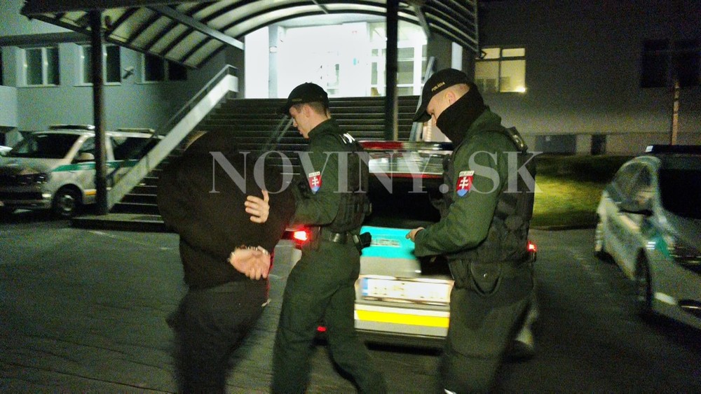 Mladík bodol dievča nožom