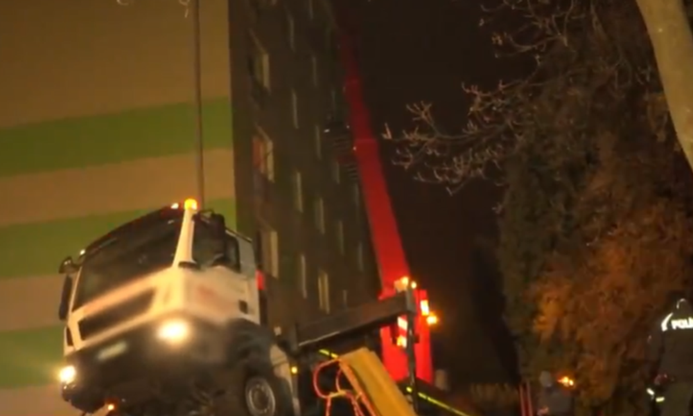 Do bytovky v Svite narazila plošina