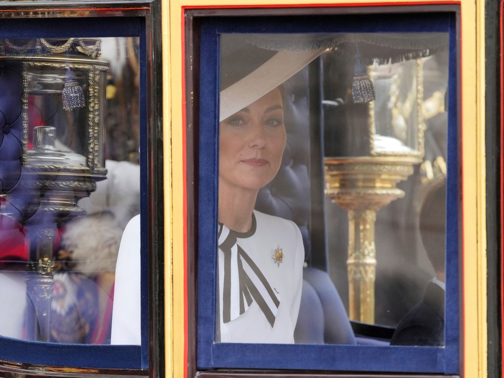 Britain_Trooping_the_Color417022050821