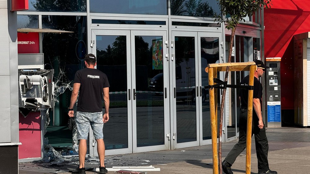 Poškodený bankomat