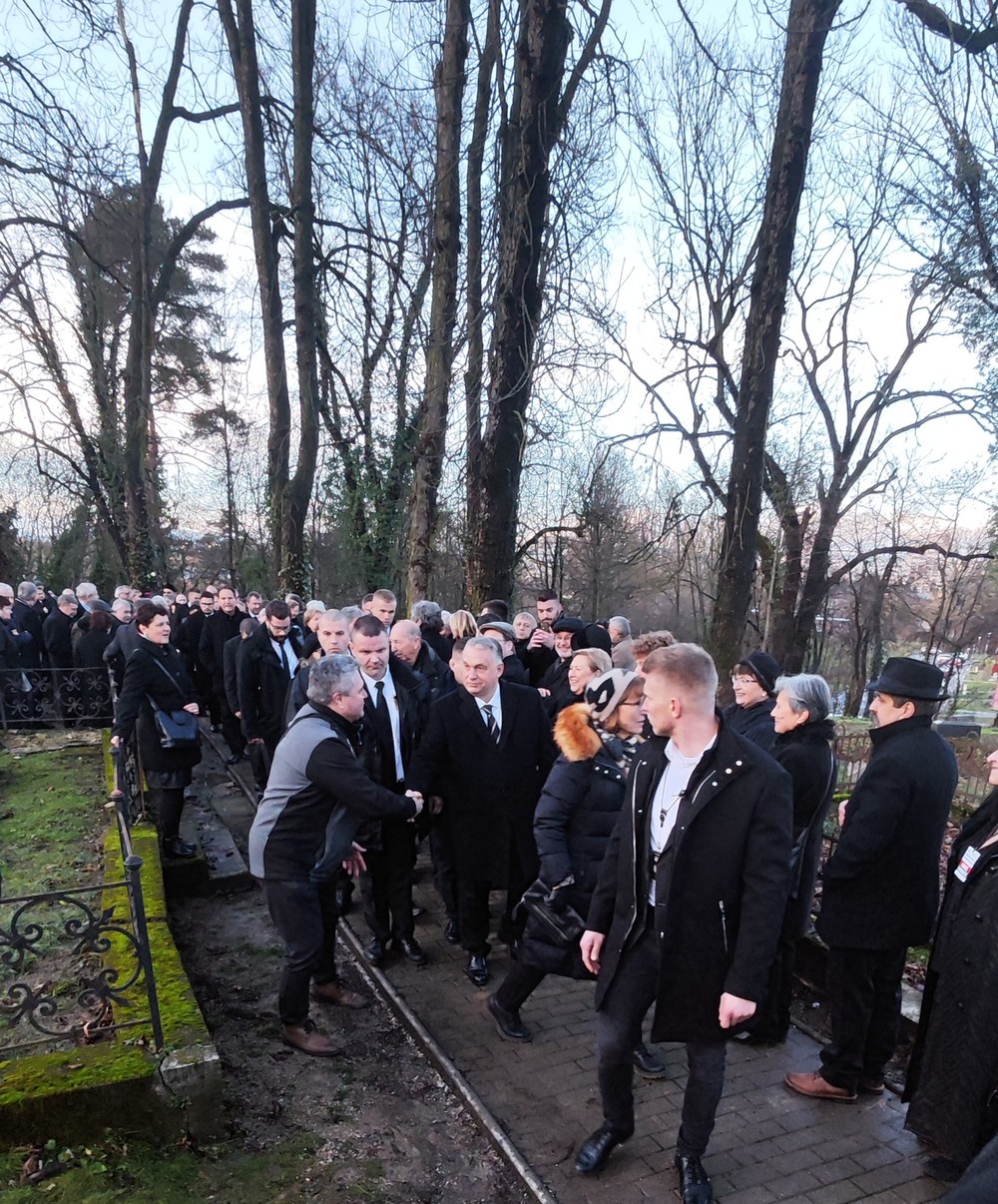 Politika Miklósa Duraya pochovali v rodnom Lučenci