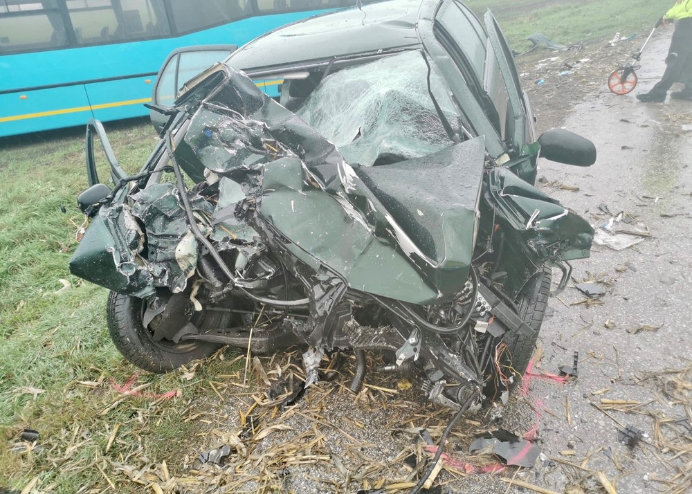 Zrážka auto autobus