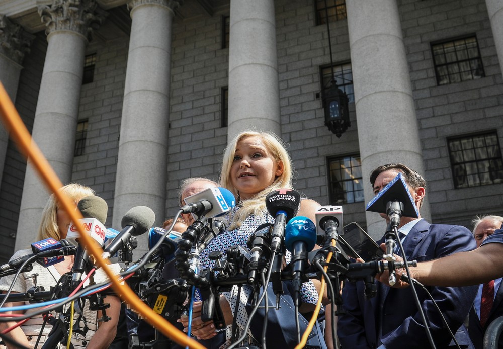 Jeffrey_Epstein_Accuser_Memoir760044