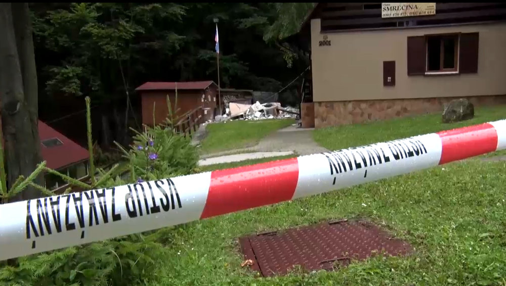 výbuch chaty horolezecký tábor Prievidza (3)