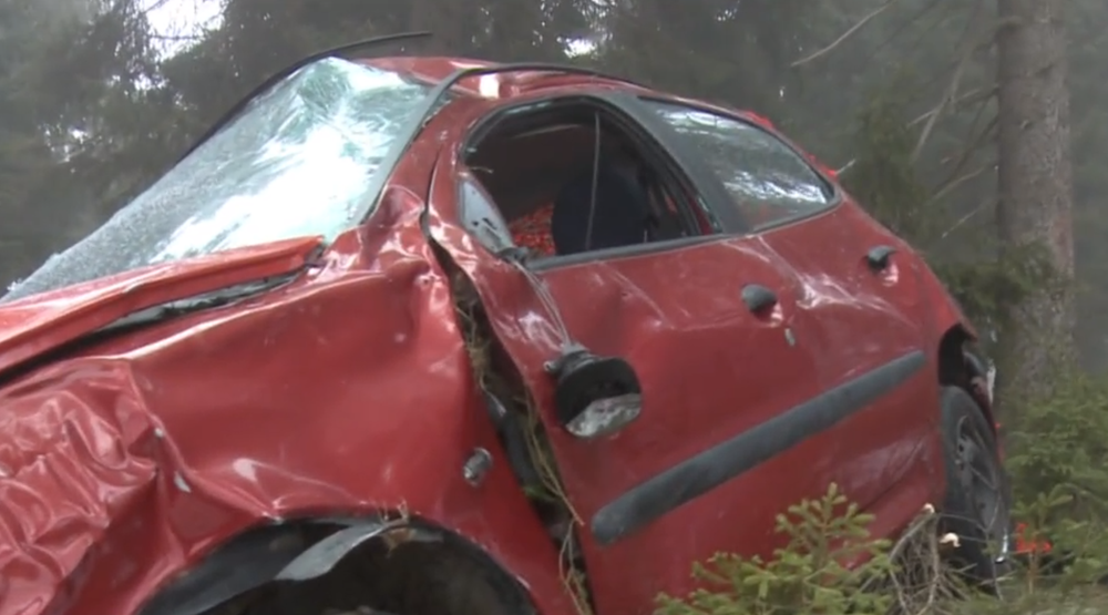 Uzavrený areál využil vodič na ťažko pochopiteľnú zábavu 