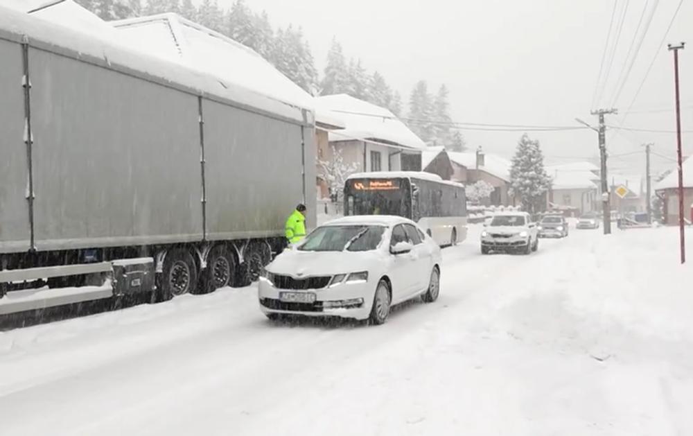 Prvý sneh komplikoval dopravu 8