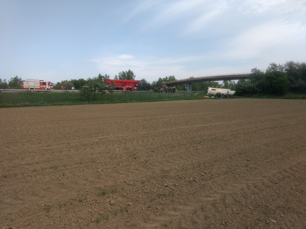 Nehoda cisterny na D1