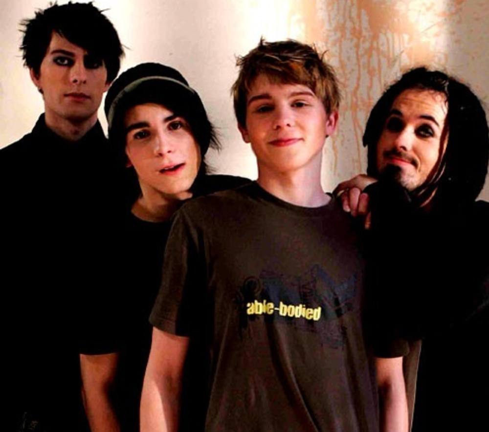 Skupina MANDRAGE ( mandrageofficial)