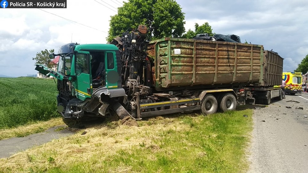 Po čelnej zrážke pomáhali leteckí záchranári