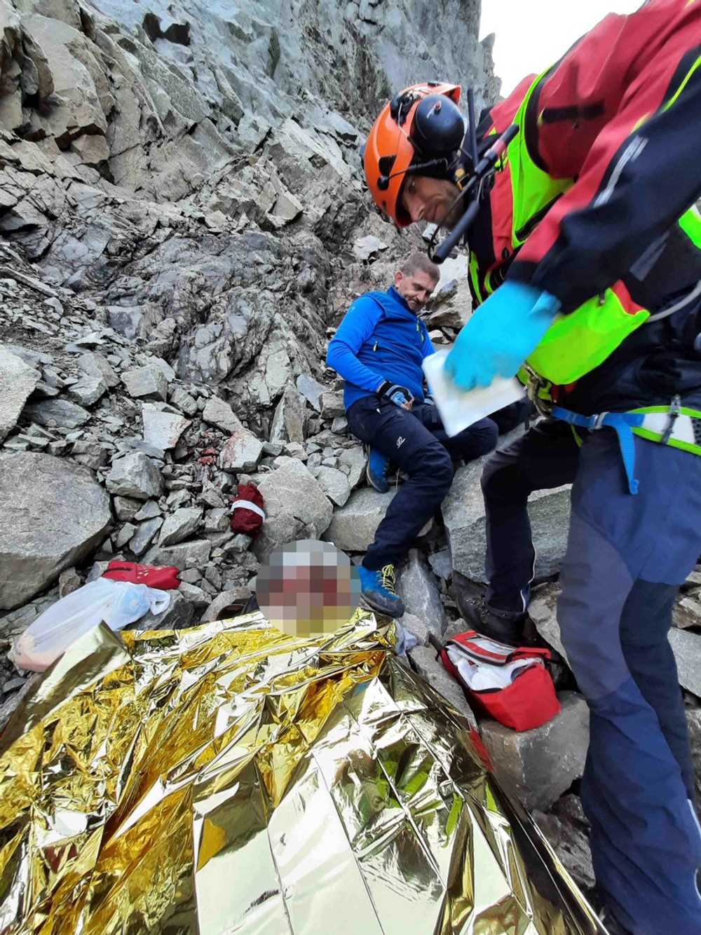 Pomoc turistovi pod sedlom Baranie rohy (2)