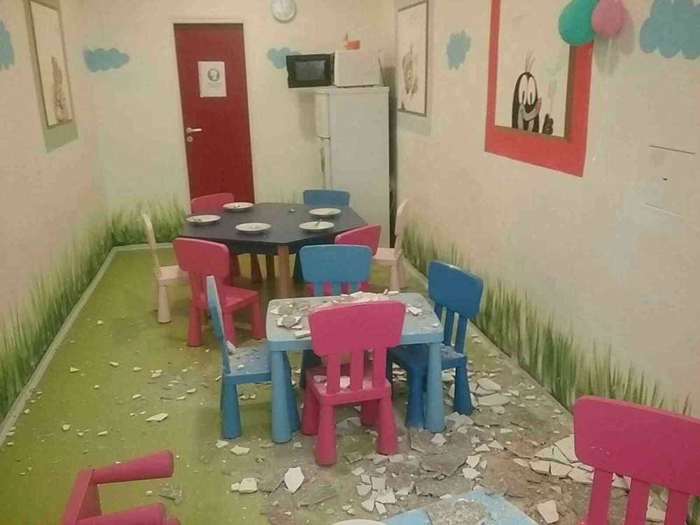 Na deti v škôlke padla omietka