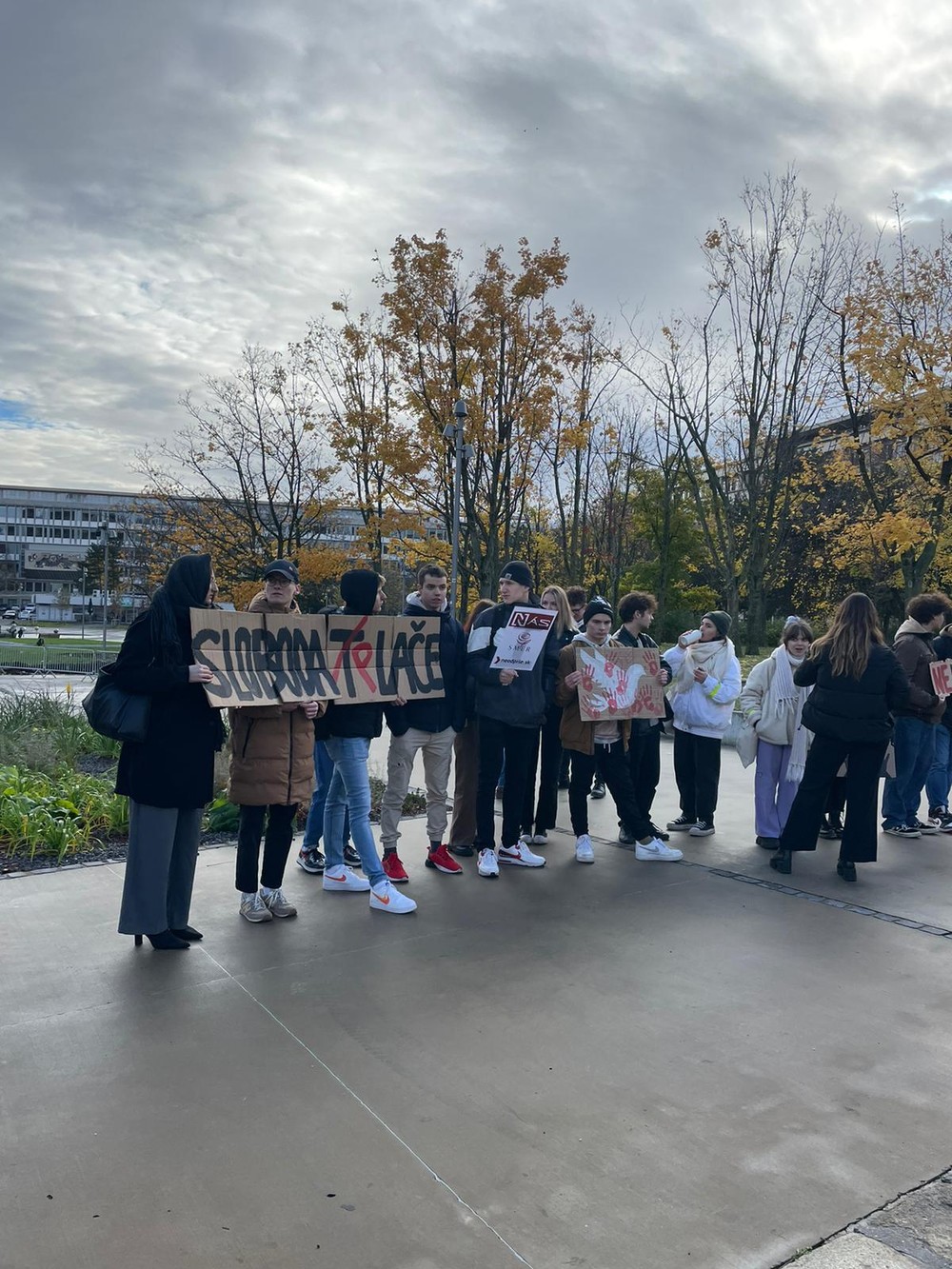 protest študenti žurnalistiky urad vlady (3)