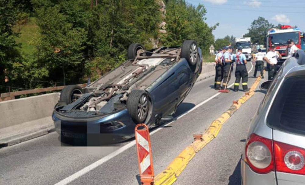 Strečno zablokovala nehoda