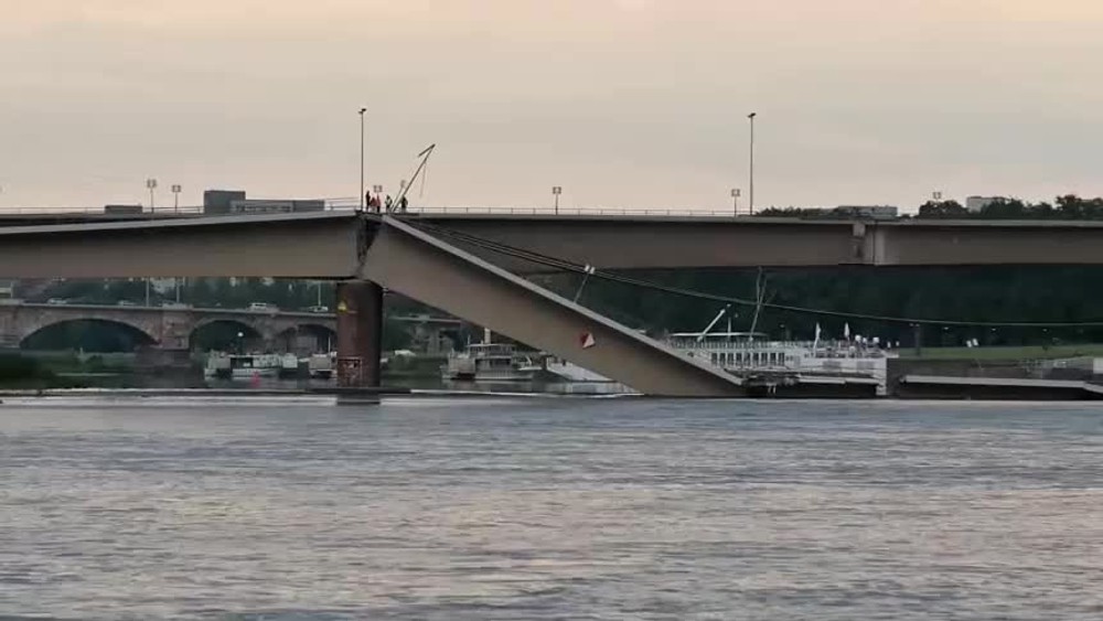 [multi] spadnutý most Draždany 568