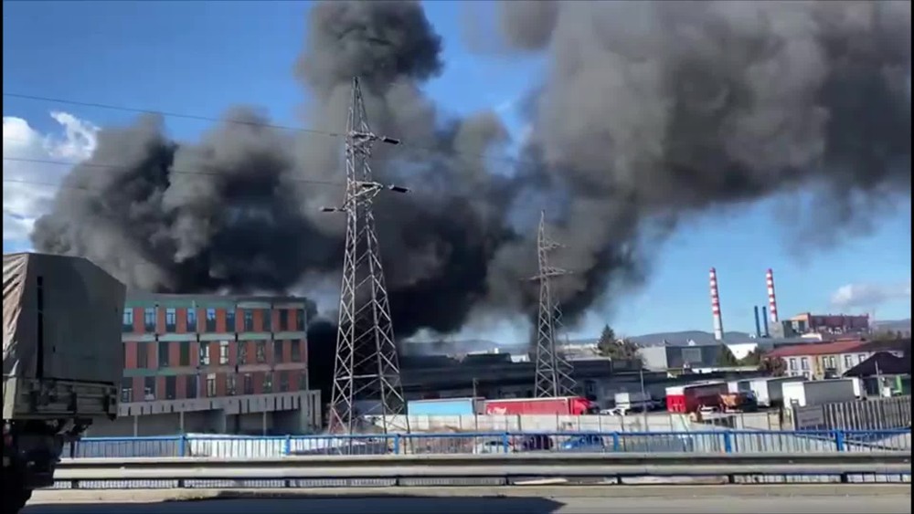 [multi] Požiar v areáli 8705