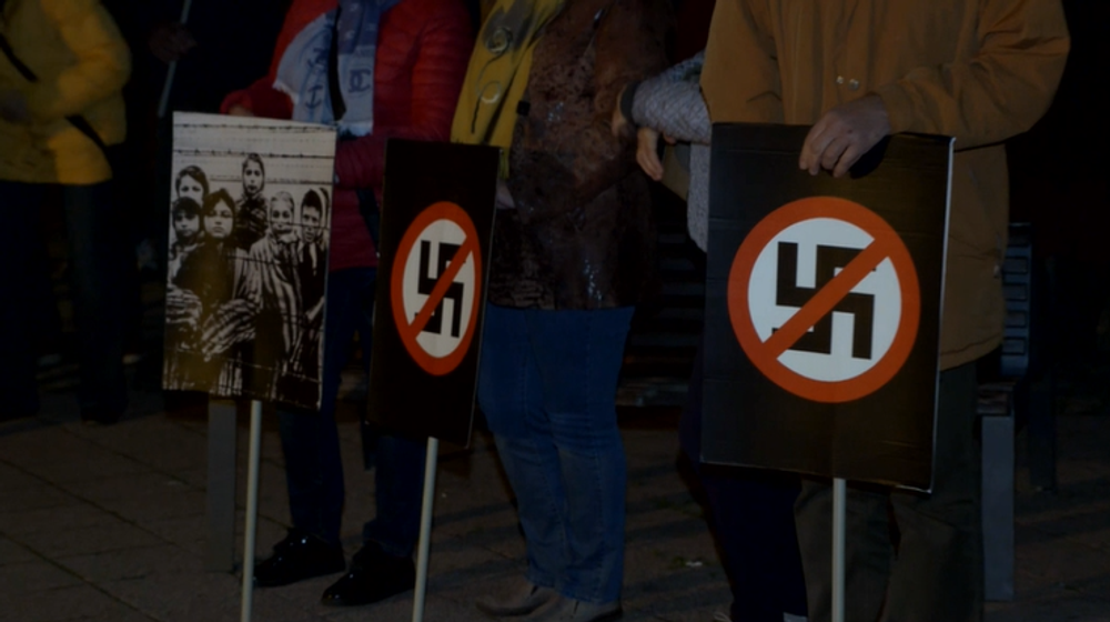 Dva mítingy v jednom meste. Akciu Kotlebovej ĽS-NS sprevádzalo protifašistické stretnutie 