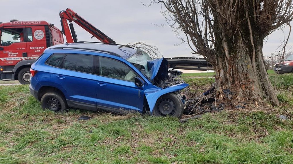 Tragická nehoda v Trnavskom kraji, vodič bol na mieste mŕtvy 