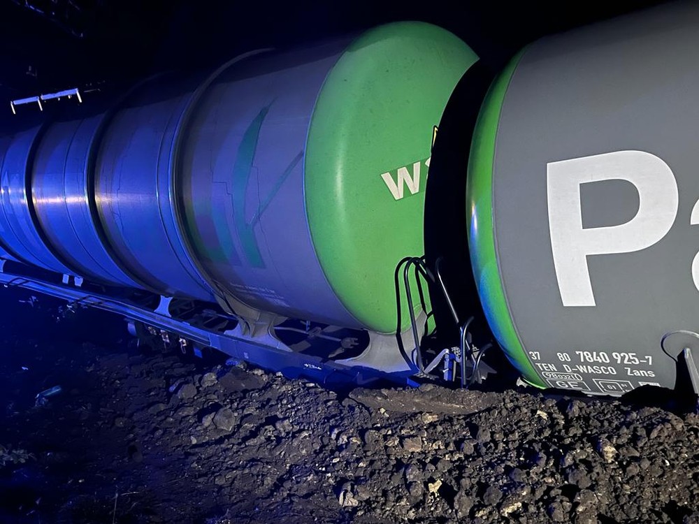 Vykoľajený vlak v Komárne