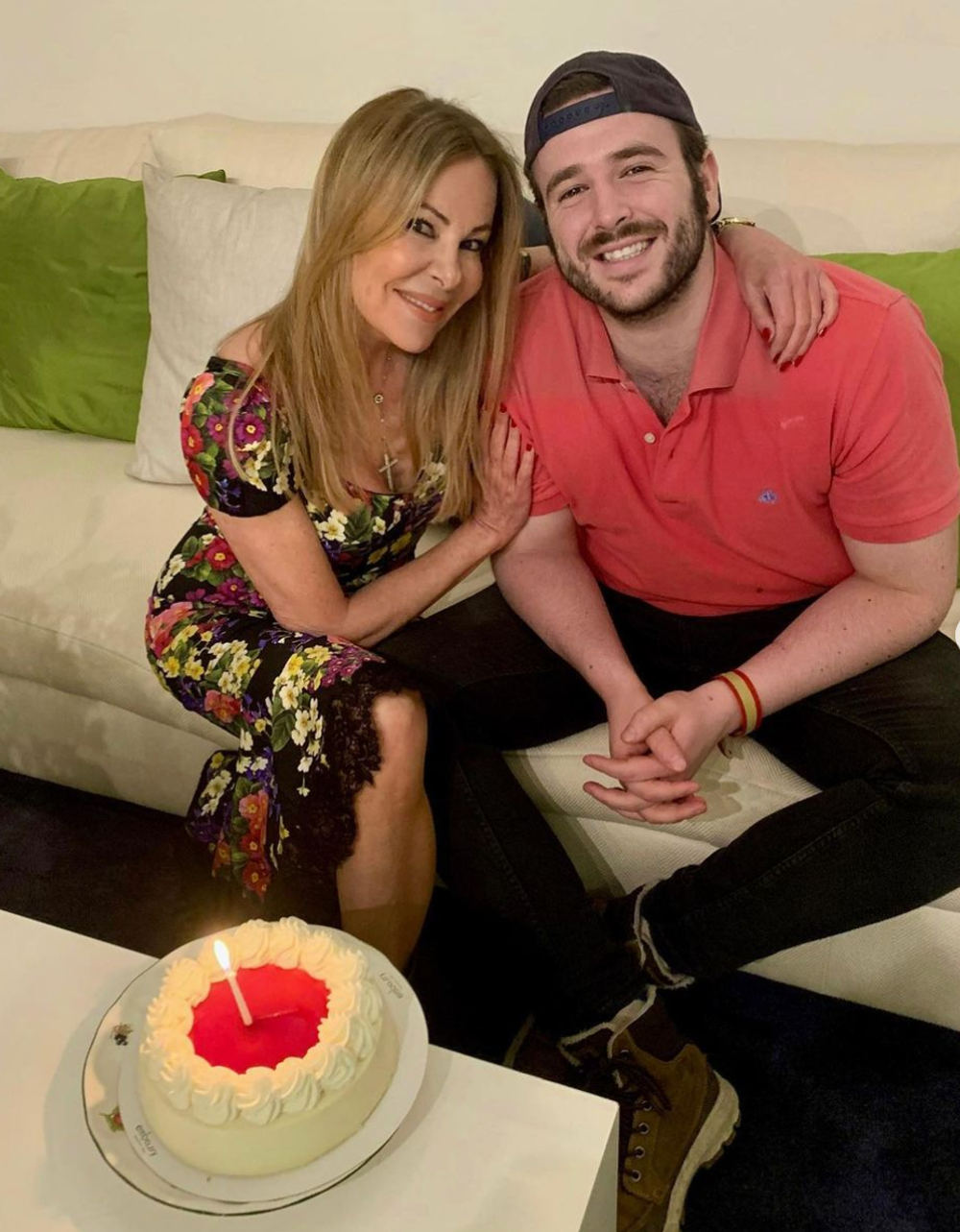 Ana Obregón so synom