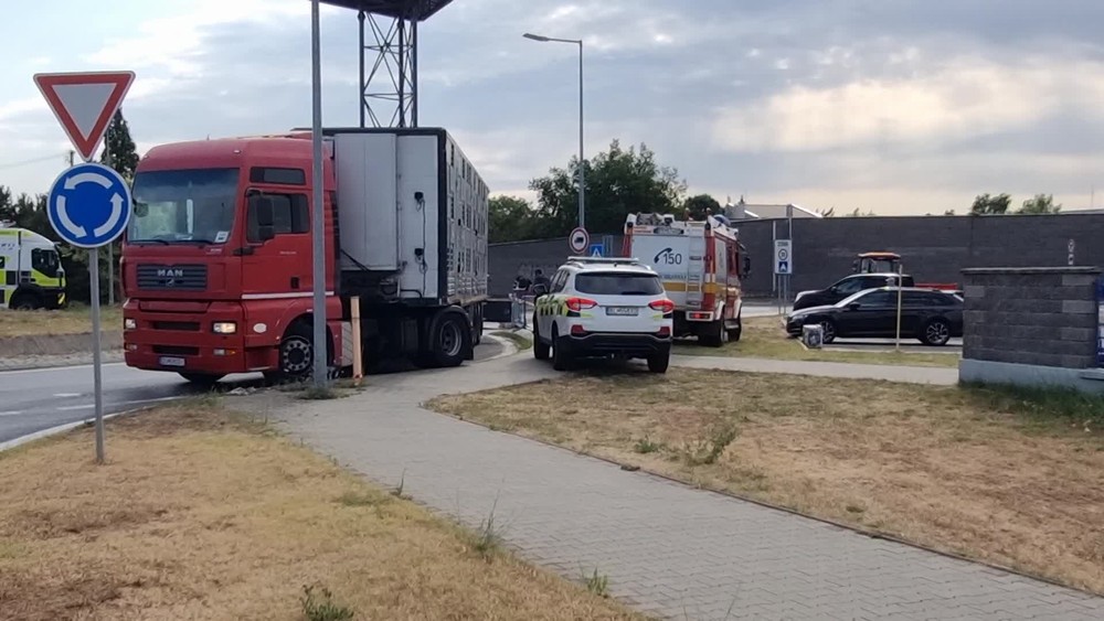 [multi] Prevrátený kamión 2189