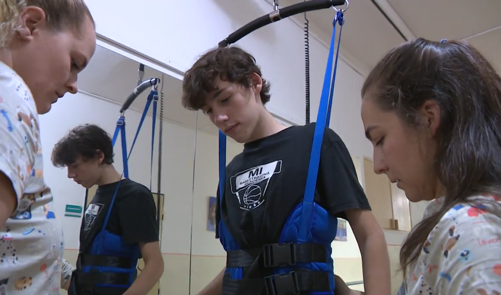 Mladého Lukáša zasiahol elektrický prúd. Teraz sa chce už vrátiť domov a znovu chodiť