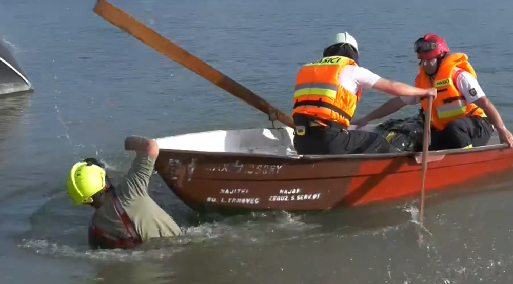 Dobrovoľní hasiči ukončili leto netradičnou súťažou 
