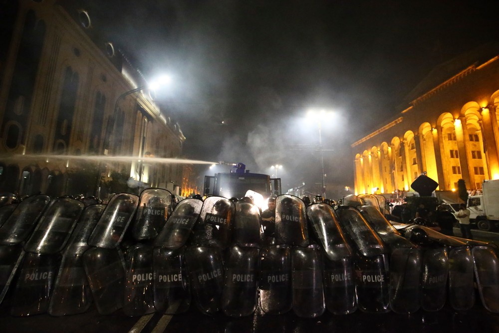 Demonštranti chceli vniknúť do parlamentu