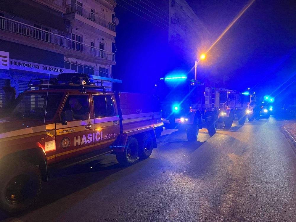 Hasiči prichádzajú do Grécka