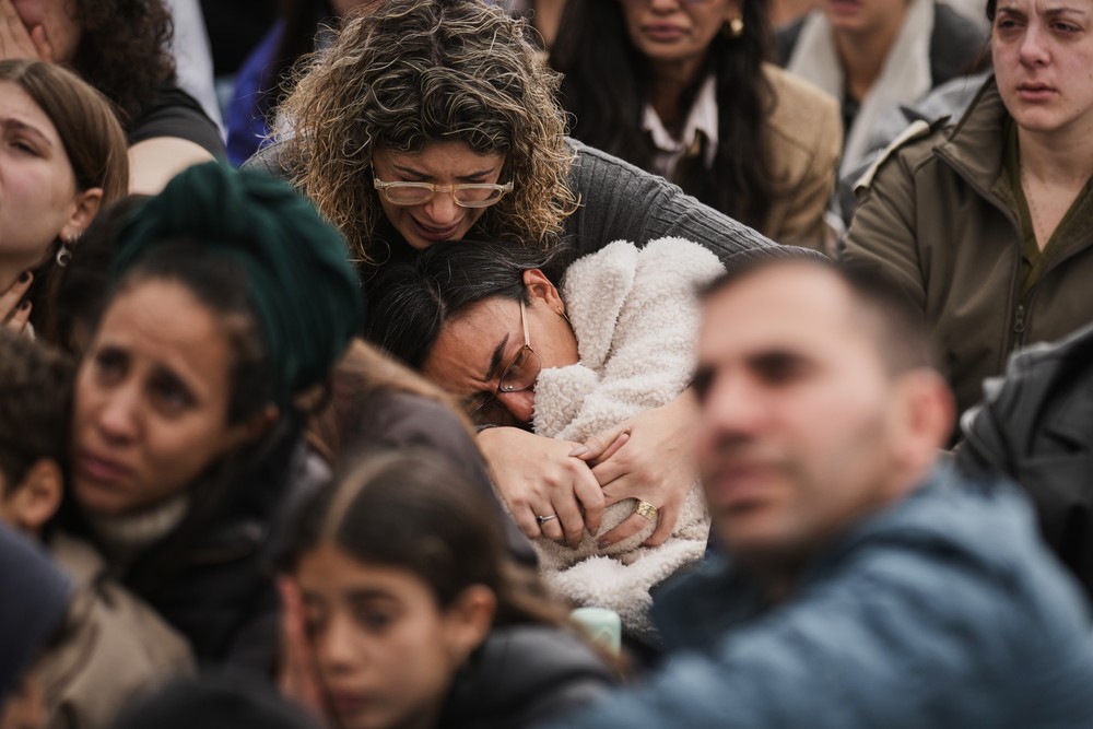 Israel_Palestinians021155