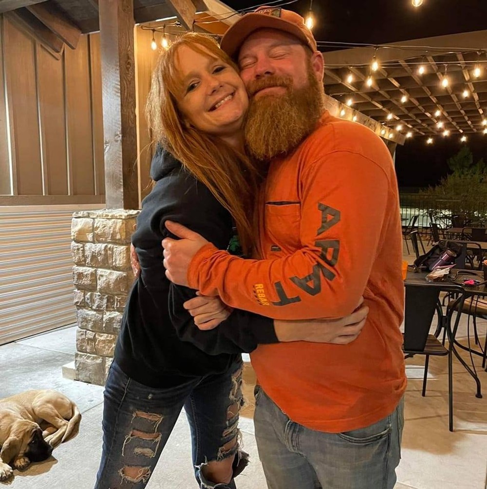 Jake Flint s manželkou B