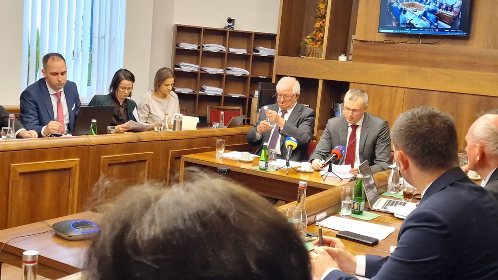 Vypočúvanie Jána Mazáka na ústavnoprávnom výbore NR SR (6)