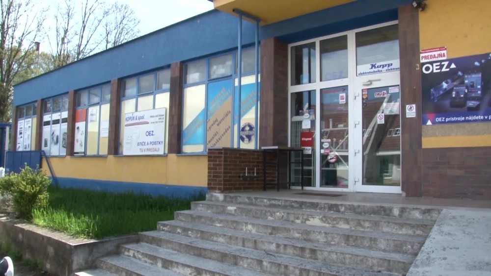 [multi] Vykradnuta elektropredajna 13