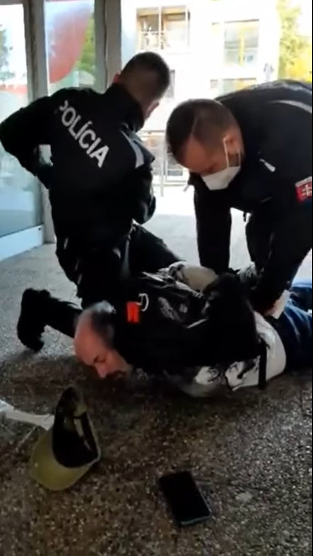 Násilný zásah polície v Prievidzi