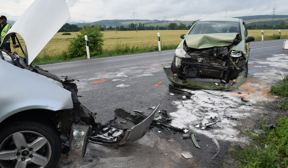 Pri dopravnej nehode sa zranila žena a päťročné dieťa
