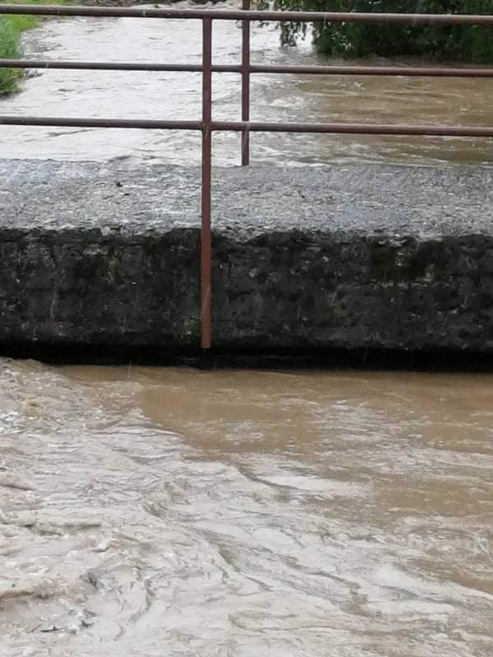 Záplavy trápia Slovensko