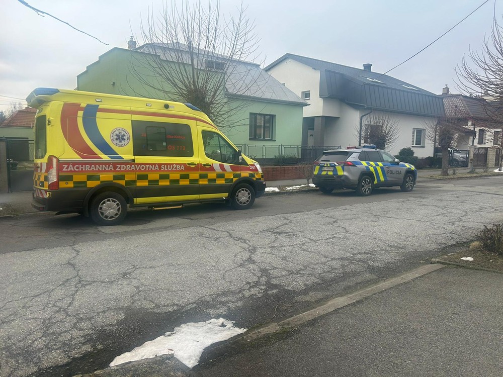 záchranka sanitka obesená