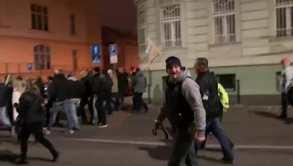 [multi] Protesty v Bratislave 17.11.2021 1251