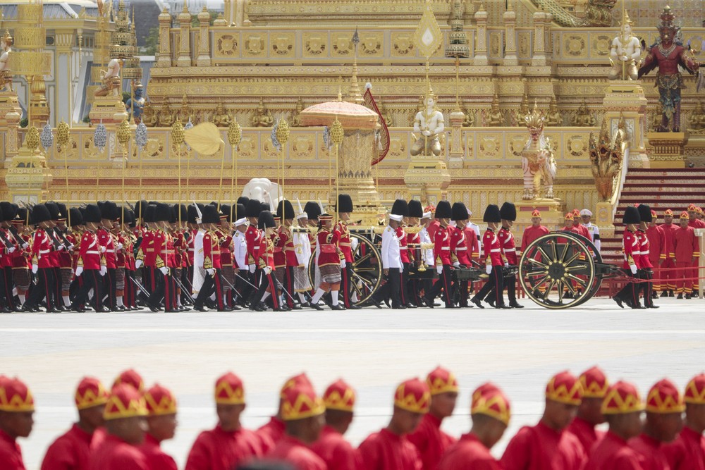 Pohrebná ceremónia thajského panovníka Pchúmipchóna.jpg