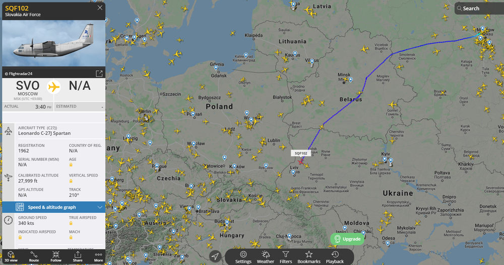Dopravné lietadlo SQF102 letiace na Slovensko