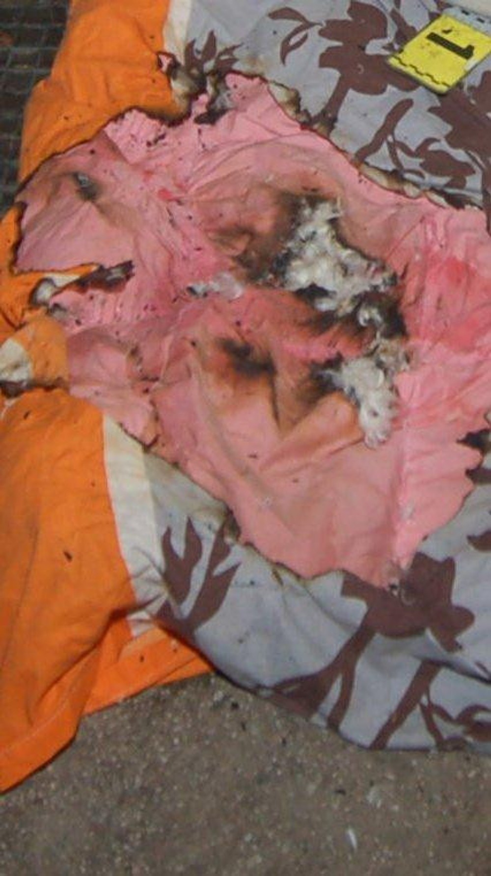 Muž odpálil ženu 3