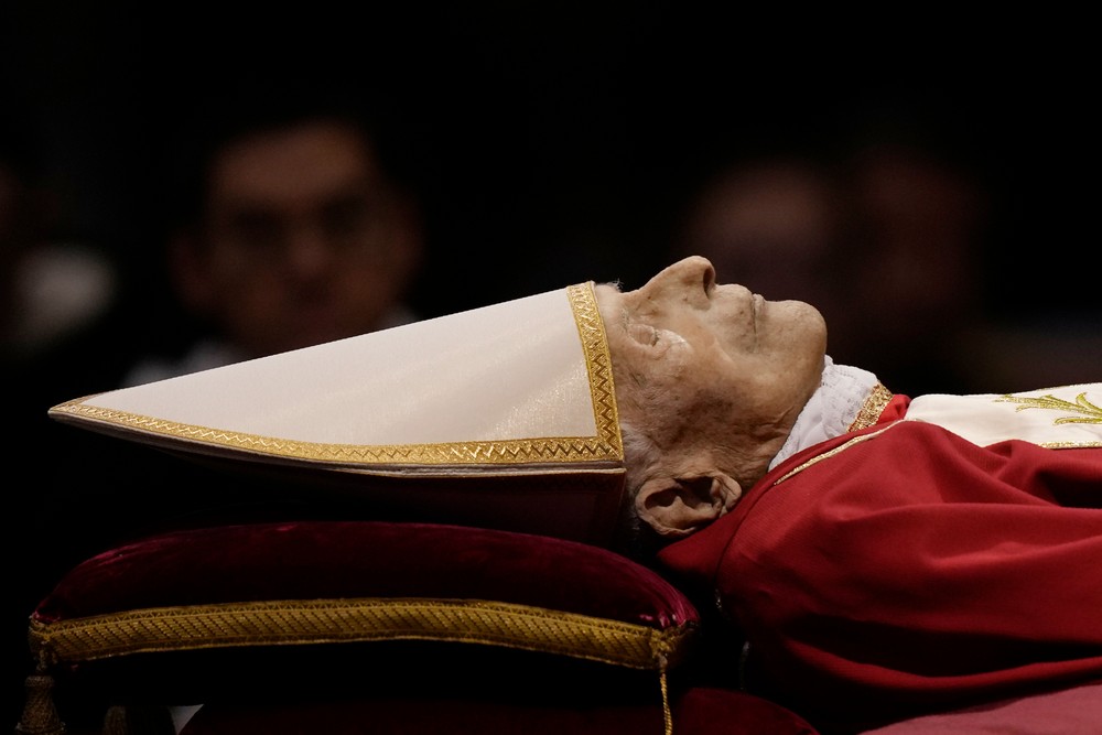 APTOPIX_Vatican_Obit_Benedict_XVI000574926168