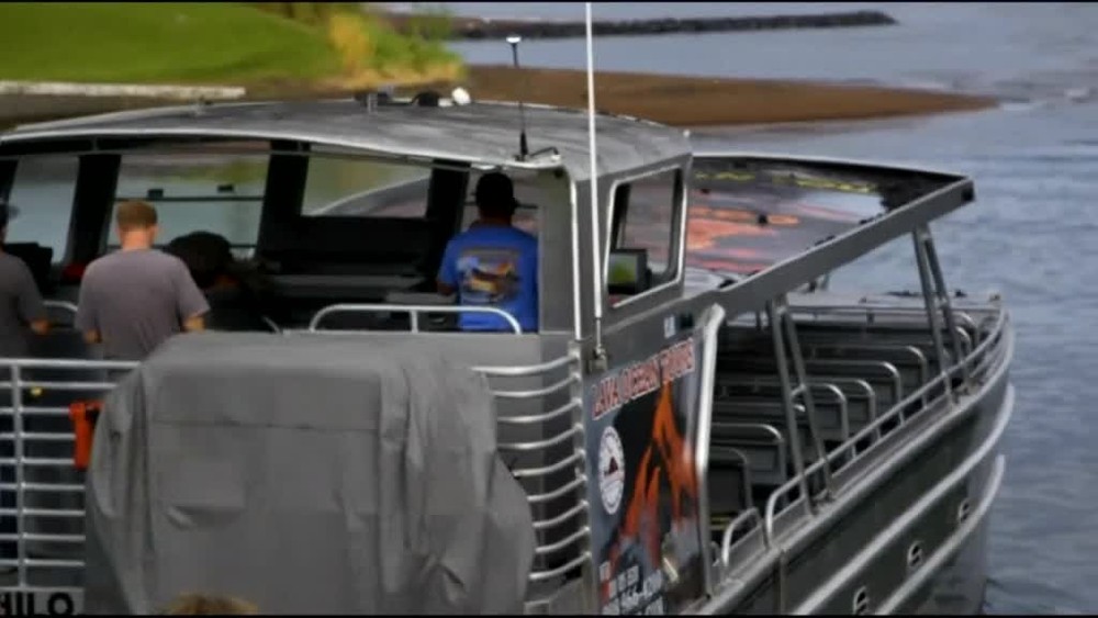 Láva zasiahla na Havaji turistickú loď, zranila 23 ľudí7206