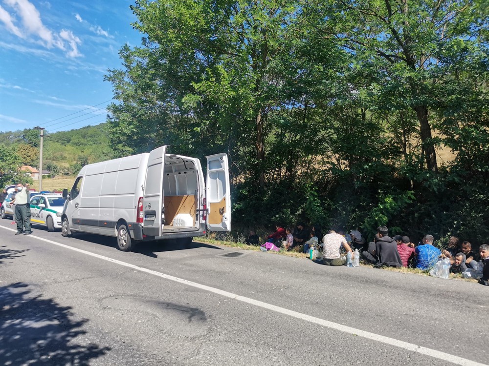 Dodávka s  migrantmi