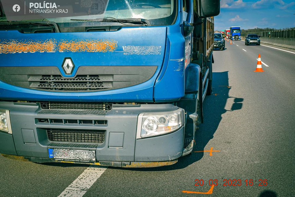 Dopravná nehoda na R1 (6)