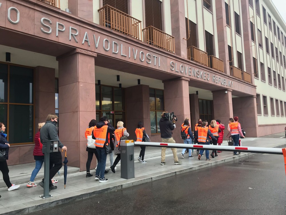 Protest pred MS SR 5