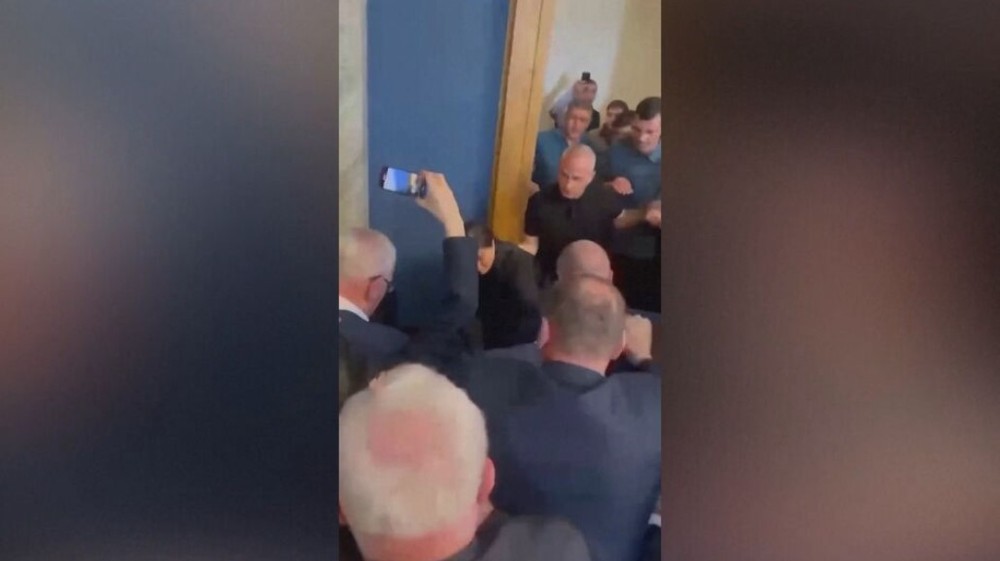 bitka v gruzinskom parlamente (3)