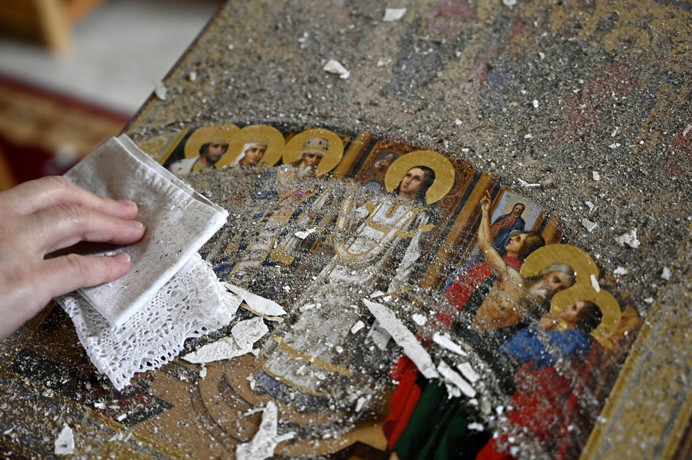 zemetrasenie Pakostov chrám (1)