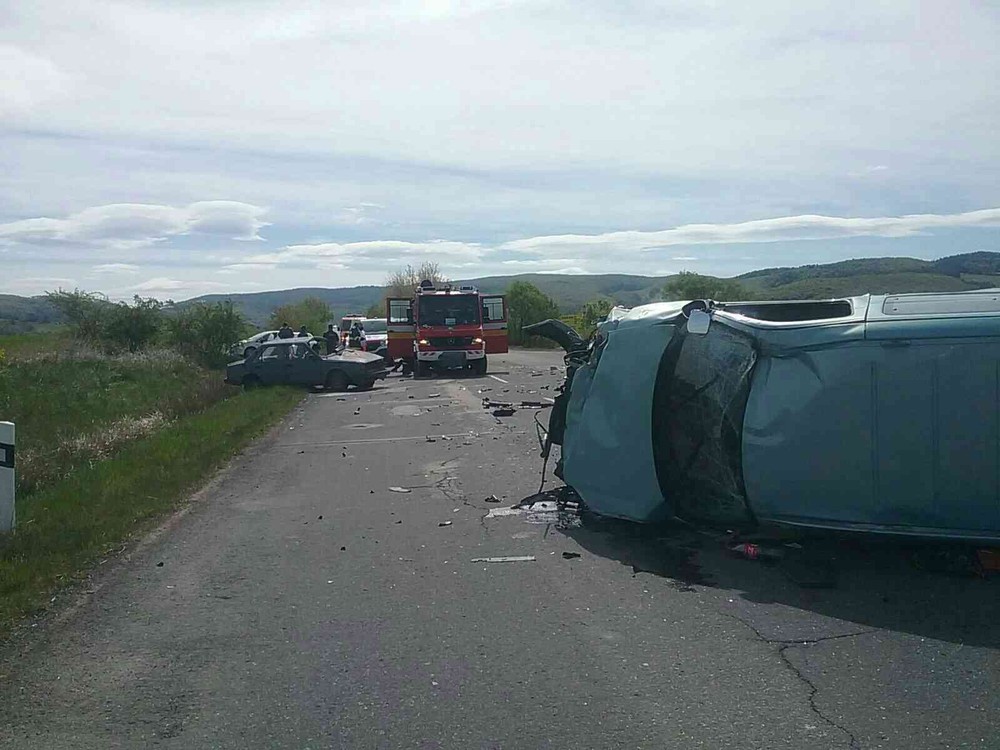 Pri obci Pliešovce došlo k vážnej dopravnej nehode. Na mieste zasahuje aj vrtuľník záchranárov 