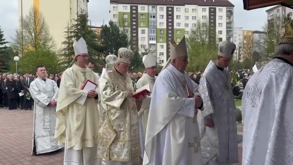 [multi] Rozlúčka s obeťami nehody na Spiši 486