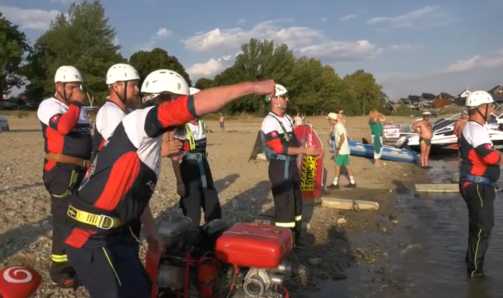 Dobrovoľní hasiči ukončili leto netradičnou súťažou 